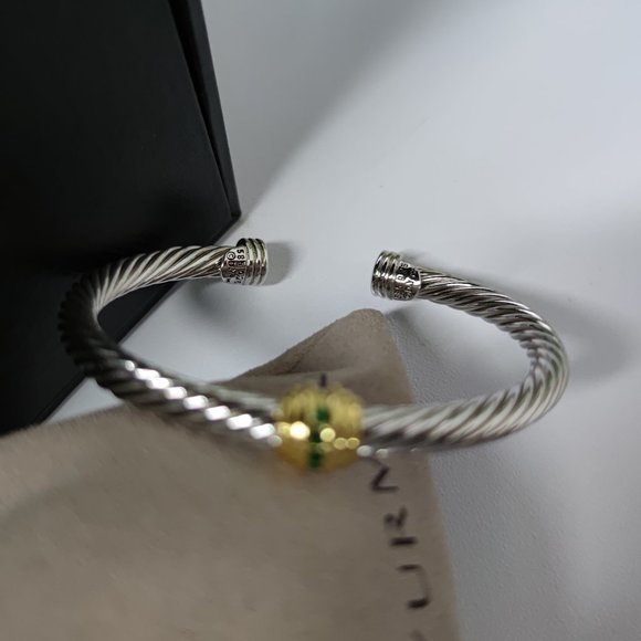 Small green diamond sterling silver open bracelet - Picture 2 of 3